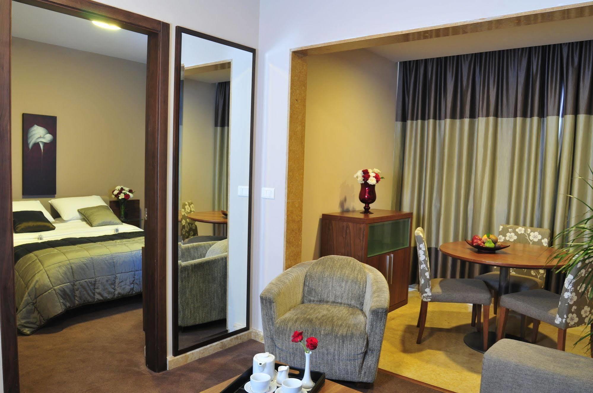 City Suite Hotel Beirut Exterior photo